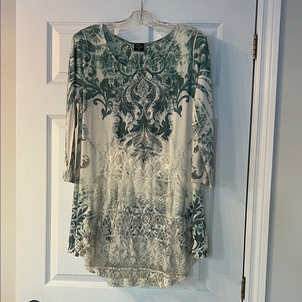 4/$20  Patterned Green and Cream Tunic